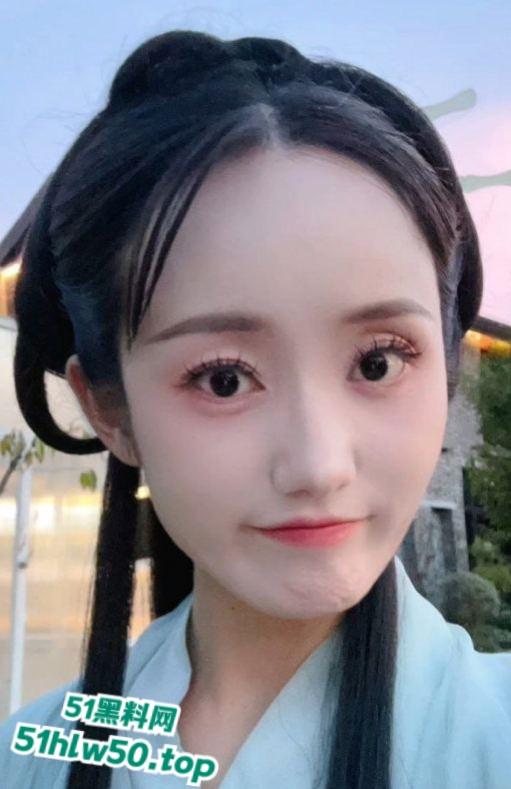 石家庄西苑小学语文老师母狗【张倩】高颜值极品尤物,骚劲十足竟还是个媚黑婊!-3