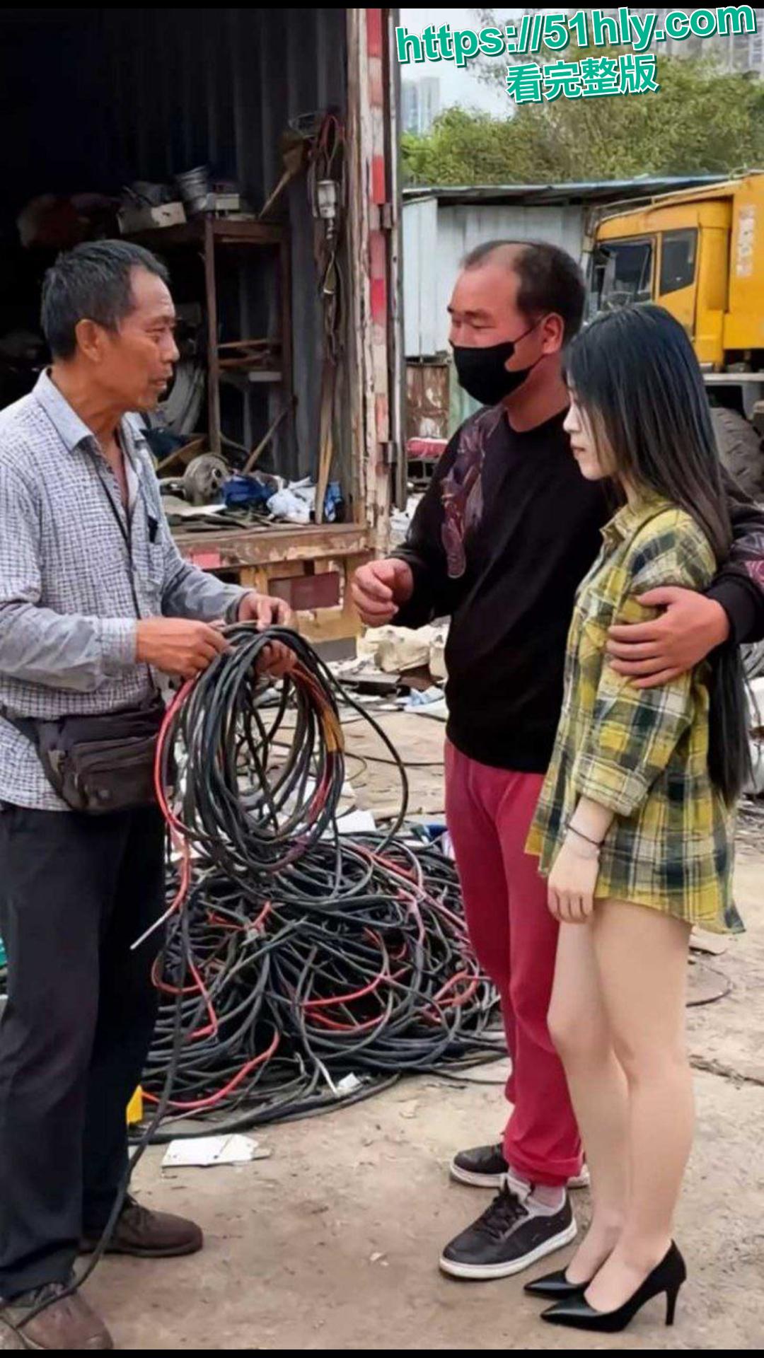 浙江绍兴上虞第一深情佳峰 为捞女何梦芸偷电缆 两年花光后借网贷30万 结果发现捞女约炮都用的是他的亲密付-16