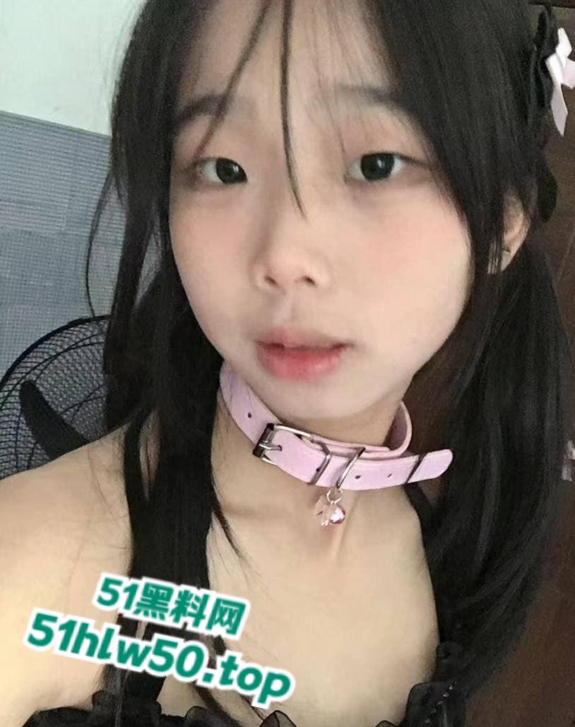 广州工贸学生妹【曾嘉莹】包养她一年多,直接拉黑拿钱跑路,大量性爱视频加抖音号全网流出。-3