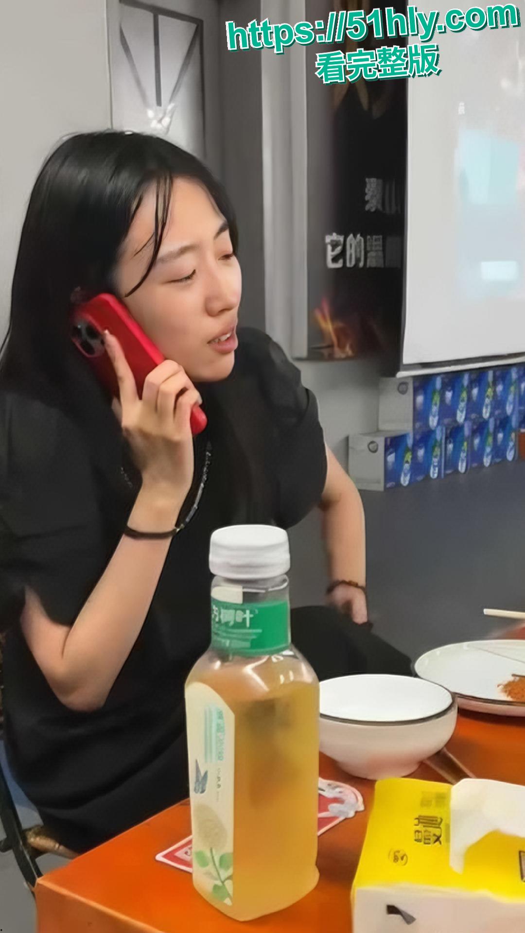 东营实验中学英语老师李汶芯欠债两万不还,被爆性爱视频曝光!上课清纯下课骚浪骑乘债主鸡巴,卧室淫乱太他妈撩人!-3