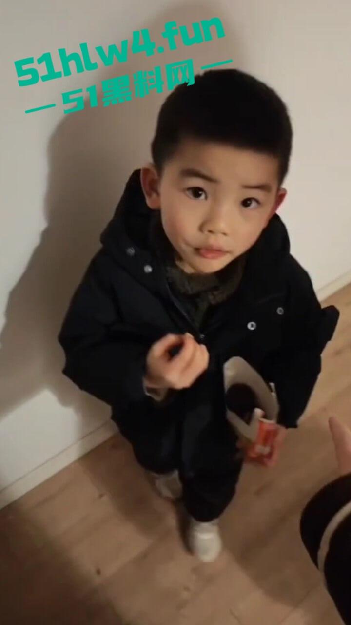 重庆沙坪坝区【杨芳仪】有俩孩的母狗骚逼,不上班在家玩王者荣耀,各种勾引撩骚出轨约炮被老公捉奸。-21