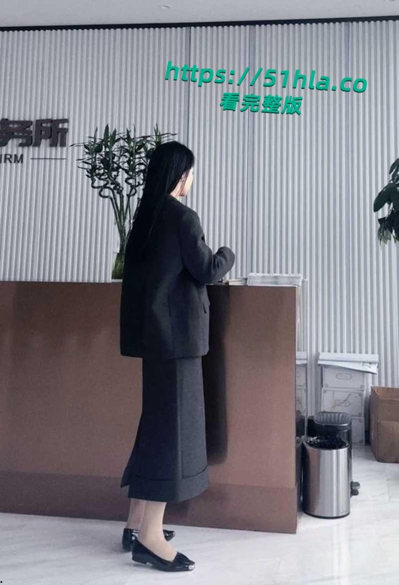 95后清纯律师妹子竟当福利姬解压,大量不雅照遭曝出,黑丝全裸尺度炸天,脱律师服掰臀露穴反差爆表!-6