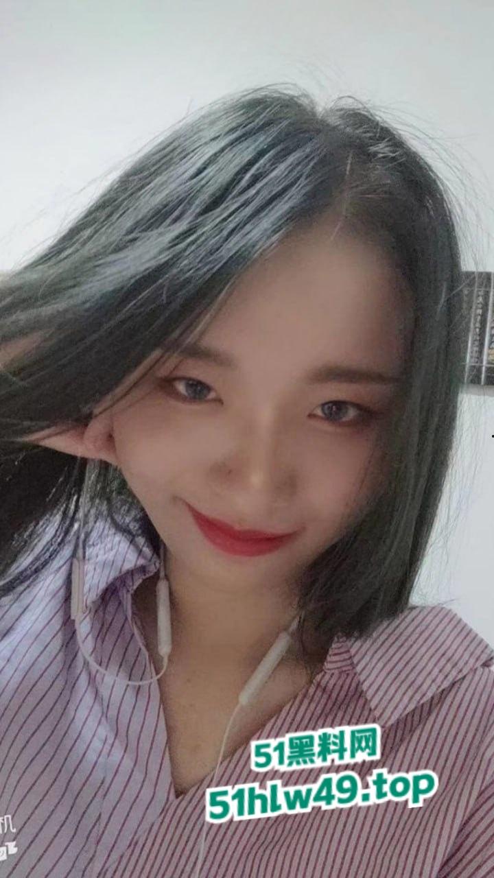 南京交通职业技术学院,高颜值学姐【辜乡】内江来的纯情学妹骚浪无底线,手机里竟藏满约炮视频。-1