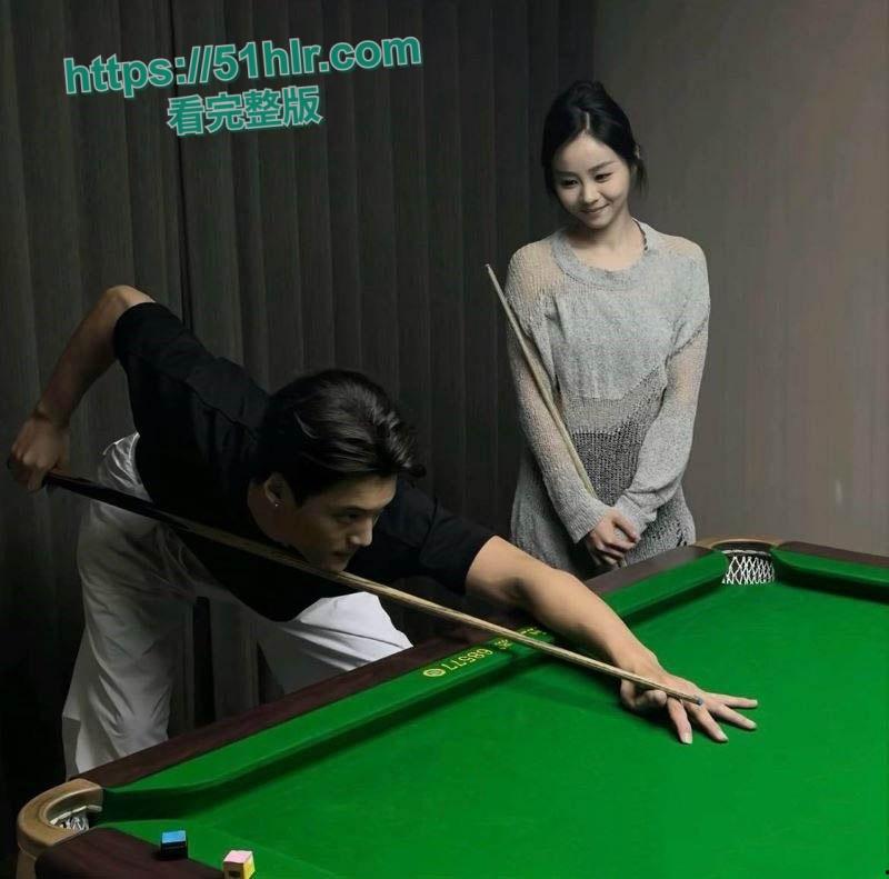 抖音700w粉女网红【胡楚靓】网暴男友,称成其出轨台球助教,剧情神反转,约炮视频泄密,遭粉丝怒捶大瓜一波接一波-4