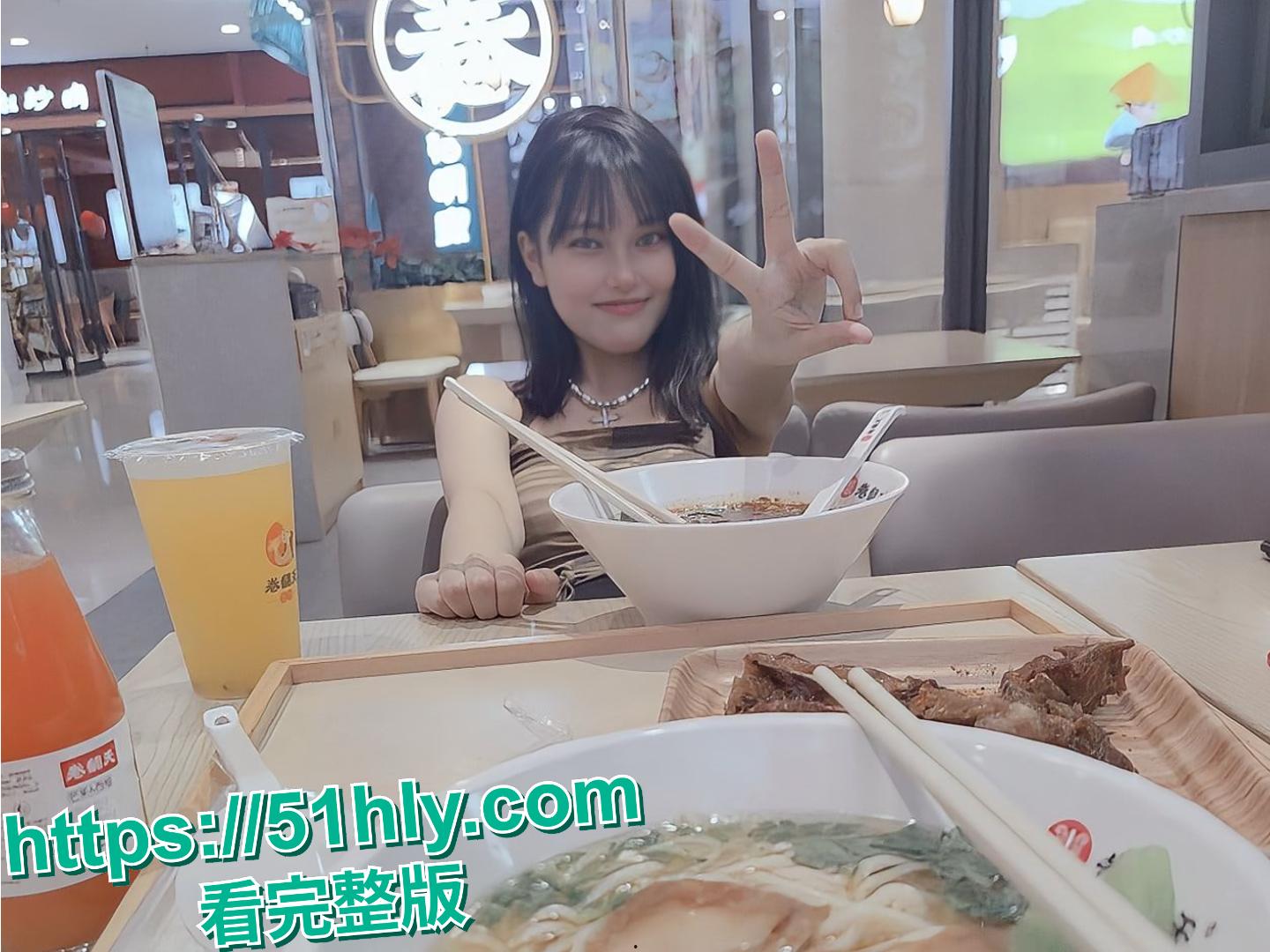 北艺女生李晓晴为留北京甘当 “富哥宠物”,竟拉闺蜜共陷低俗交易-11