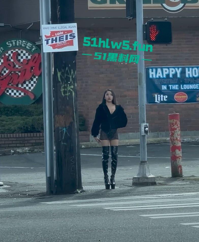 实拍美国西雅图站街女,性感的身姿纤细的美腿诱人的豪乳,各式美女应有尽有。-5