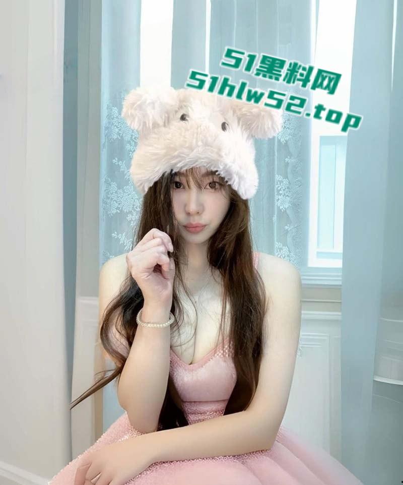 IG极品大奶网美【可可】下海做黄播,揉奶玩穴道具自慰淫荡视频被网友录屏,遭全网疯传!-4