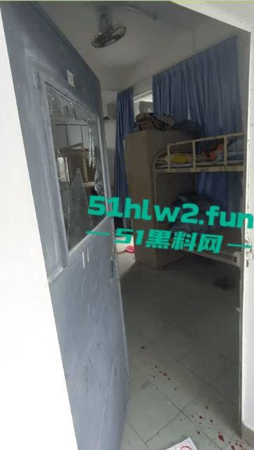 顺德中专汽修学院两男生暴揍室友,还用玻璃将其手筋挑断父母扬言要砍死两人,拒不接受和解。-2