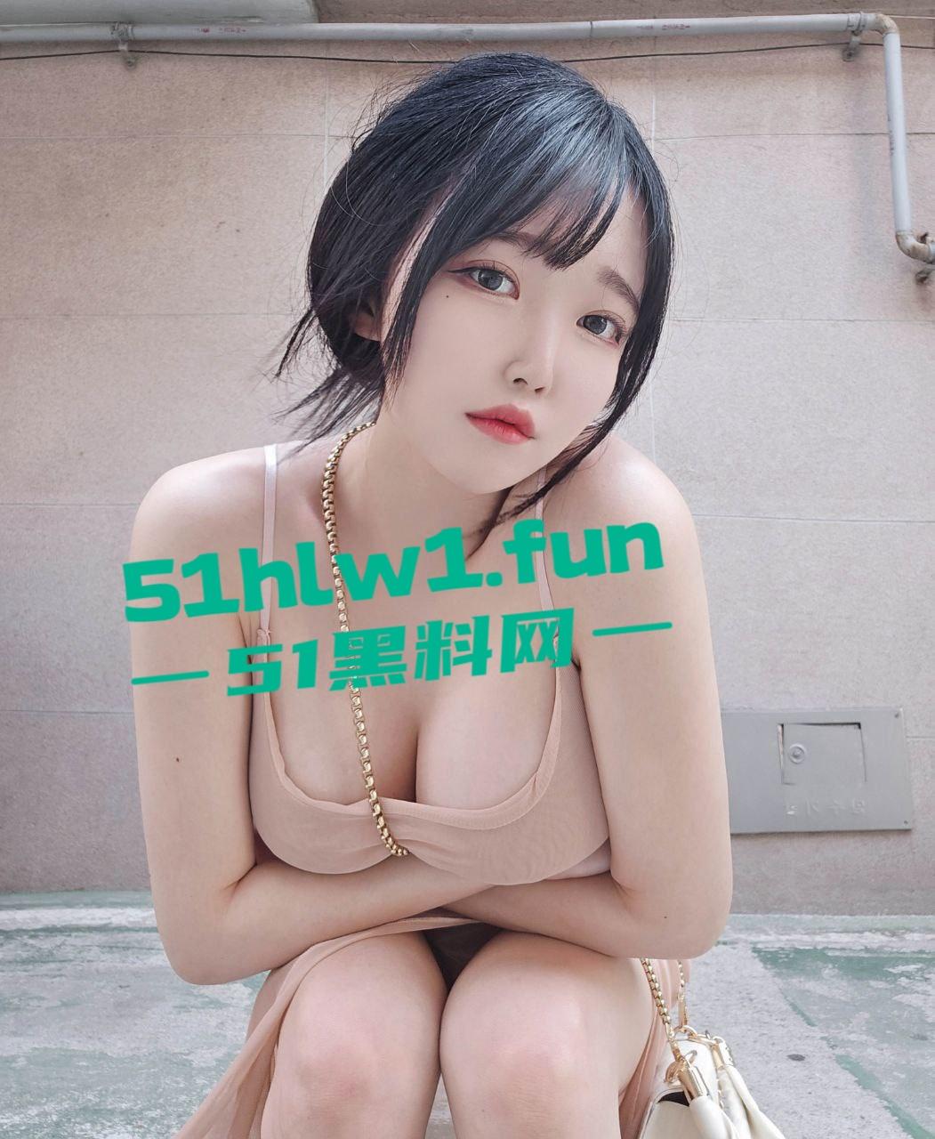 韩国顶级嫩妹网红,Aram自拍福利合集,童颜巨乳颜值清纯,牛奶般的肌肤,配上高挑纤细的酮体,搔首弄姿展示完美身材!-11