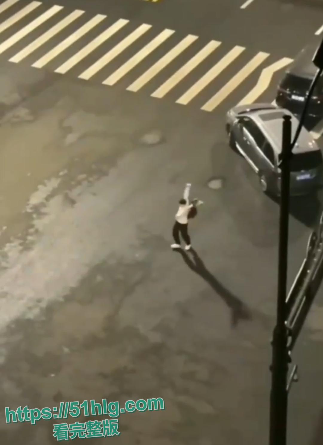 【杭州亚运村】母狗【杨聆玉】出轨视频流出 炮友发给男友进行羞辱导致其当场崩溃发疯 真是杀人诛心-2