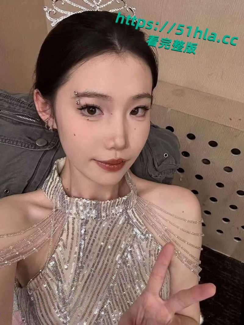 真实调教,极品大学生眼镜反差婊,肤白貌美身材火辣全程露脸,被主人调教的服服帖帖!-1