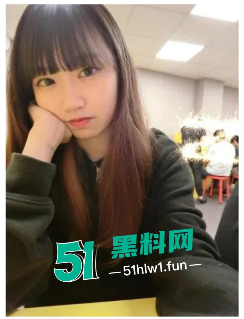 辽宁大学母狗【陈莹】大奶肥臀骚母狗,平时打扮起来还挺耐看的,但骚劲全校第一 出名的校园公交车做爱视频流出。-6