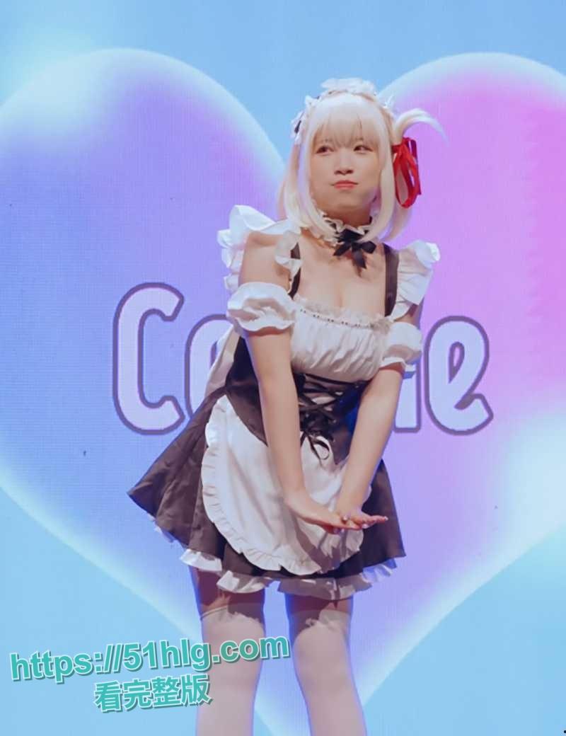 【台湾】 COSPIE同人动漫展 走秀视频流出 各种性感嫩模上演超淫互动 衣着寸缕展示巨乳翘臀 诱惑无极限-1