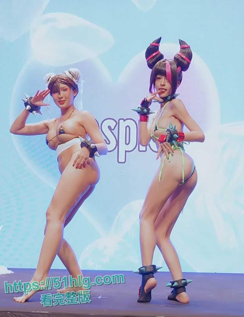 【台湾】 COSPIE同人动漫展 走秀视频流出 各种性感嫩模上演超淫互动 衣着寸缕展示巨乳翘臀 诱惑无极限-11