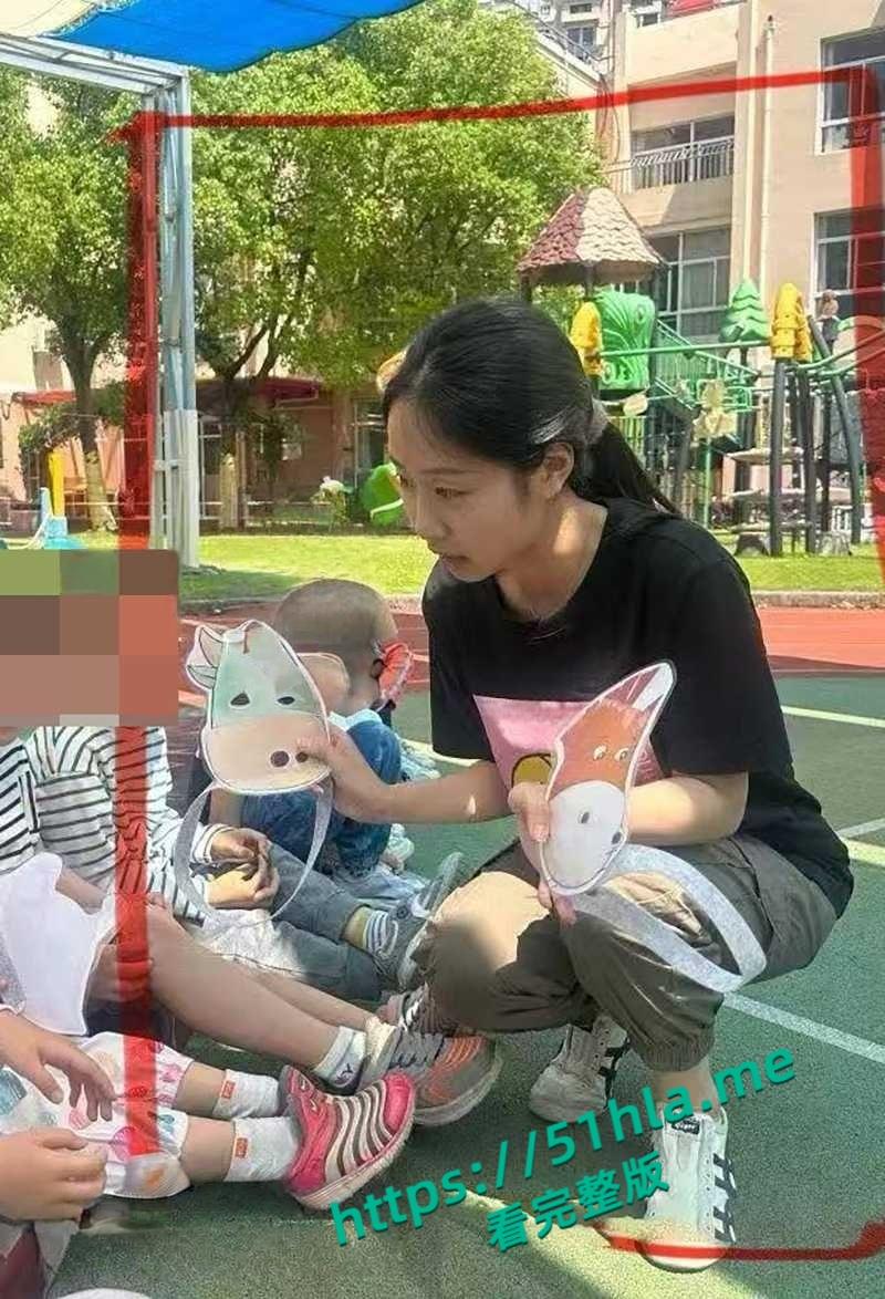 上海浦南幼儿园【朱玲也】锦和校区，美女幼师与男友裸聊自慰视频被曝光，淫浪尤物性瘾巨大私生活混乱不堪！-8