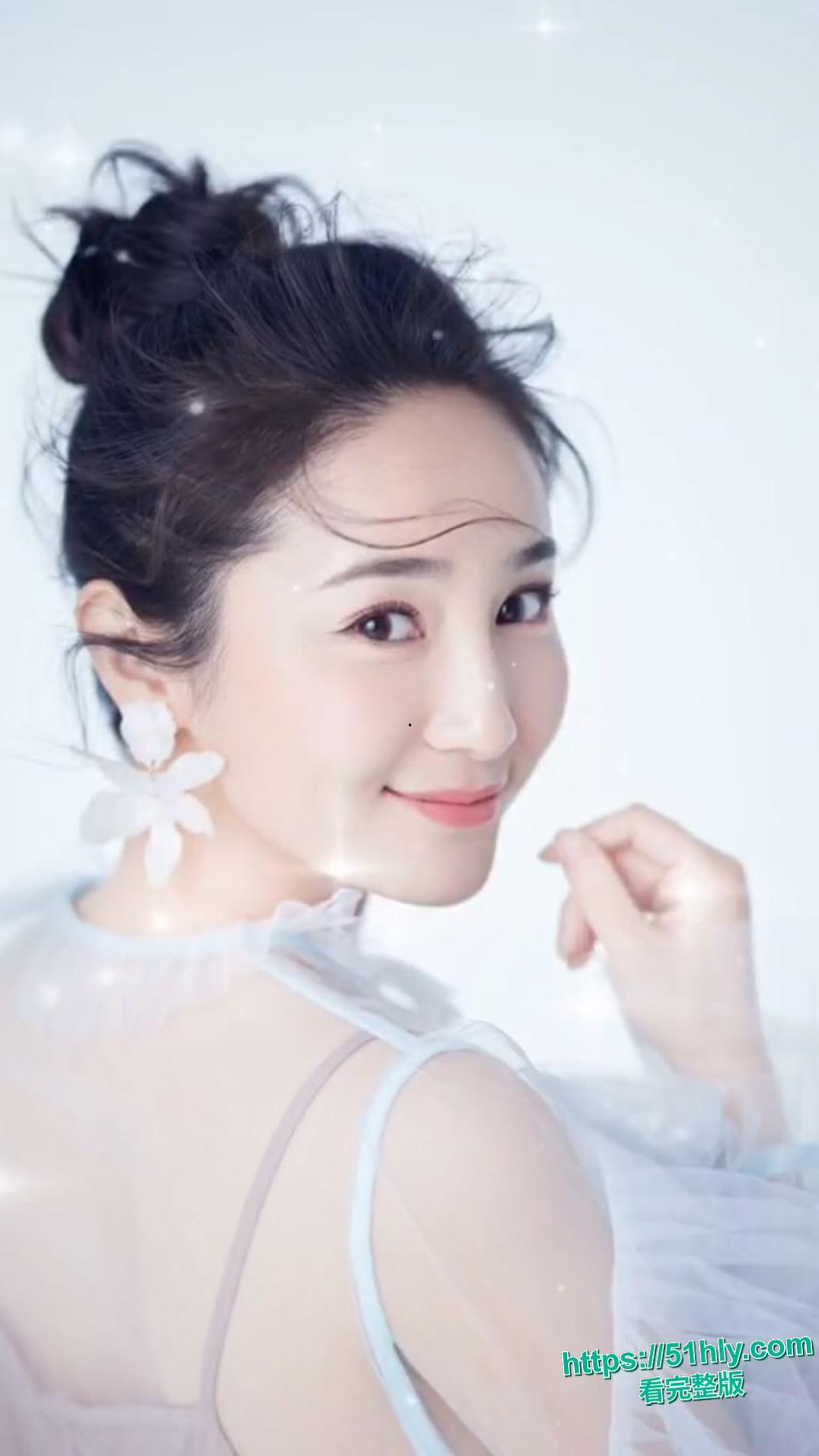 中国教育电视台美女主持人陈慧与男友不雅视频泄露 镜头前气质高雅的她私下双腿大张求操 可惜视频泄露后她被辞退 前途尽毁！-6