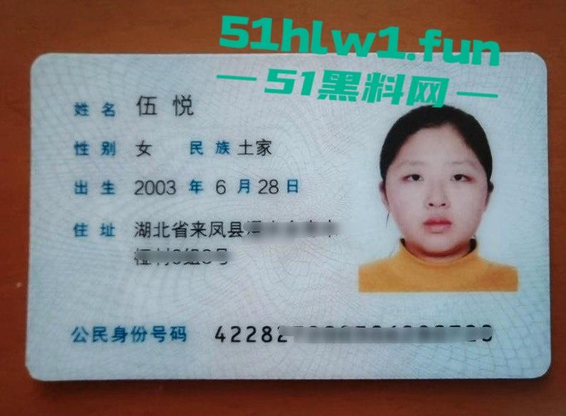 青海大学大一嫩妹【伍悦】露脸约炮视频被曝,粉嫩逼穴水润多汁,口交骑乘样样精通。-13