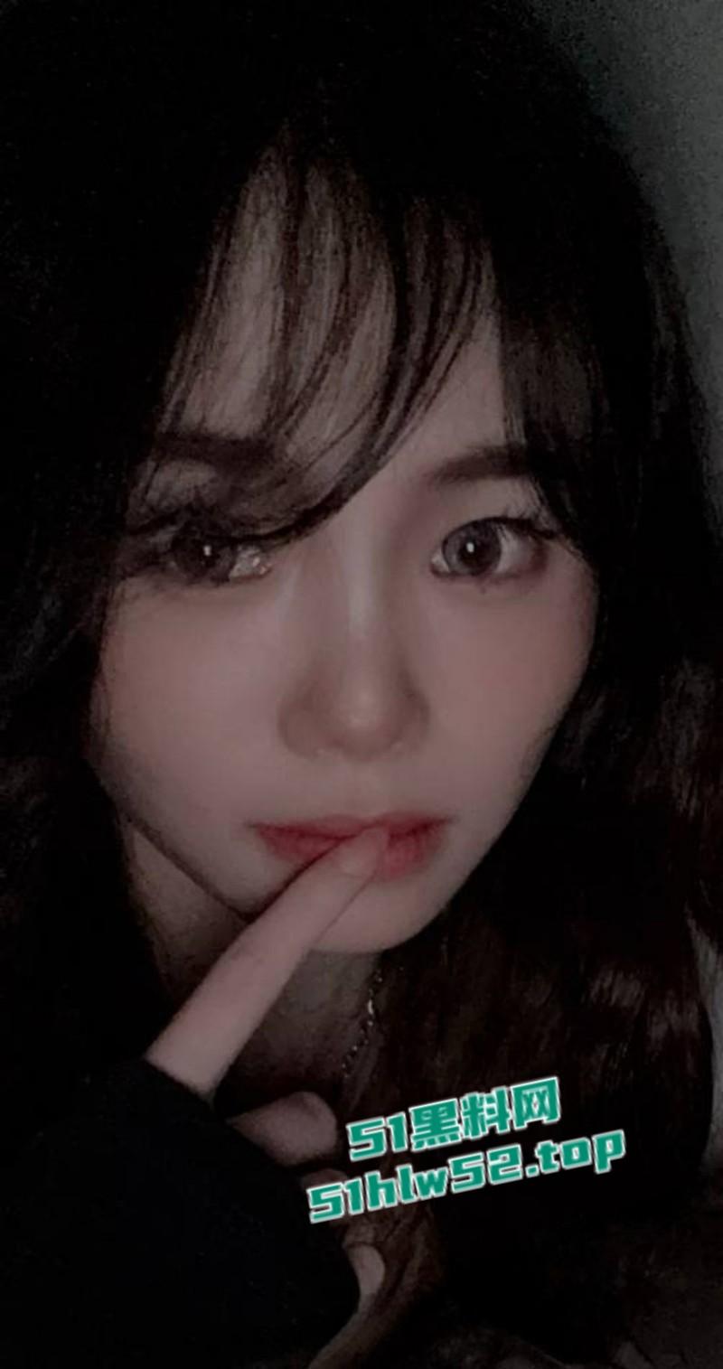 甘肃天水极品舞蹈生【王子婷】遭变态金主包养后疯狂开发,粗屌肛交爽到妹子淫叫连连!-1