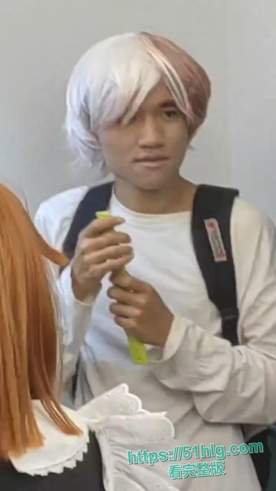 【四川遂宁】Coser漫展发生血案 一男子被多人霸凌后掏出小刀进行反杀 现场顿时乱成一片 莫欺负老实人-1