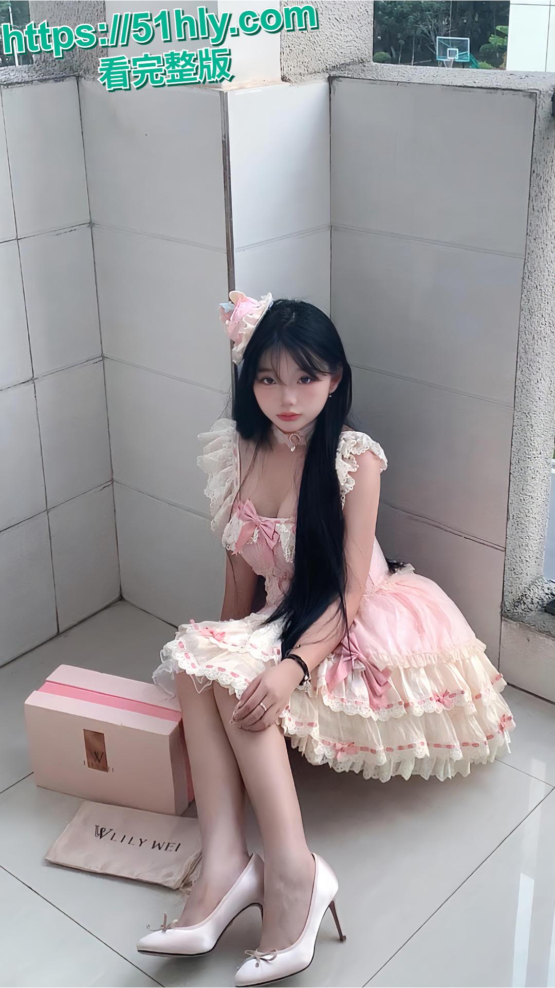 抖音网红萝莉 呆呆呓 户外骑乘假屌自慰 线下约炮大哥 狗链做爱无套后入猛操 反差炸裂!-5