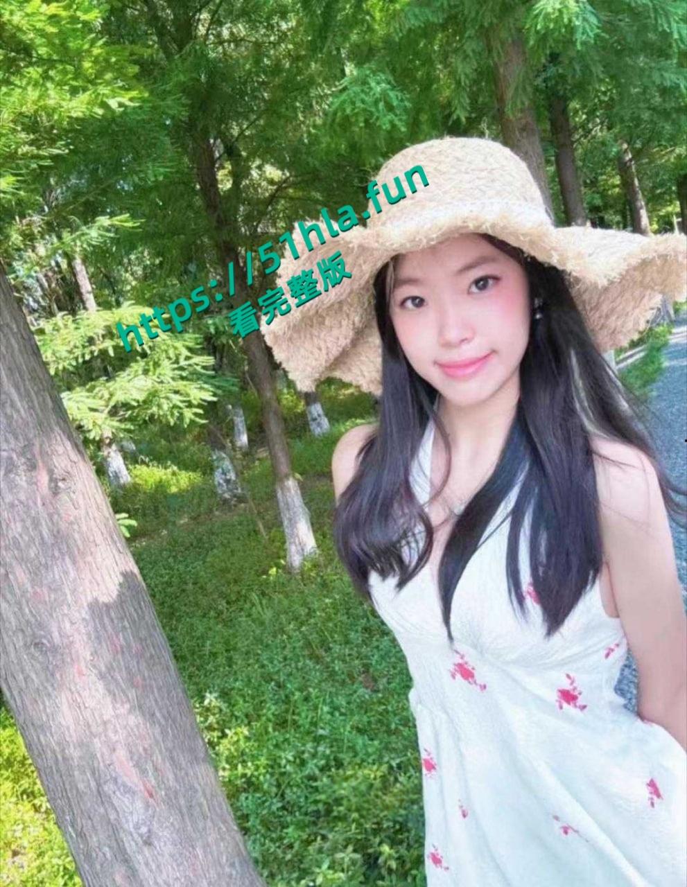 网友爆料,马德里华二代【张静】她爸妈为了拉投资,出卖自己亲生女儿拱手送给别人上床,不明觉厉!-2