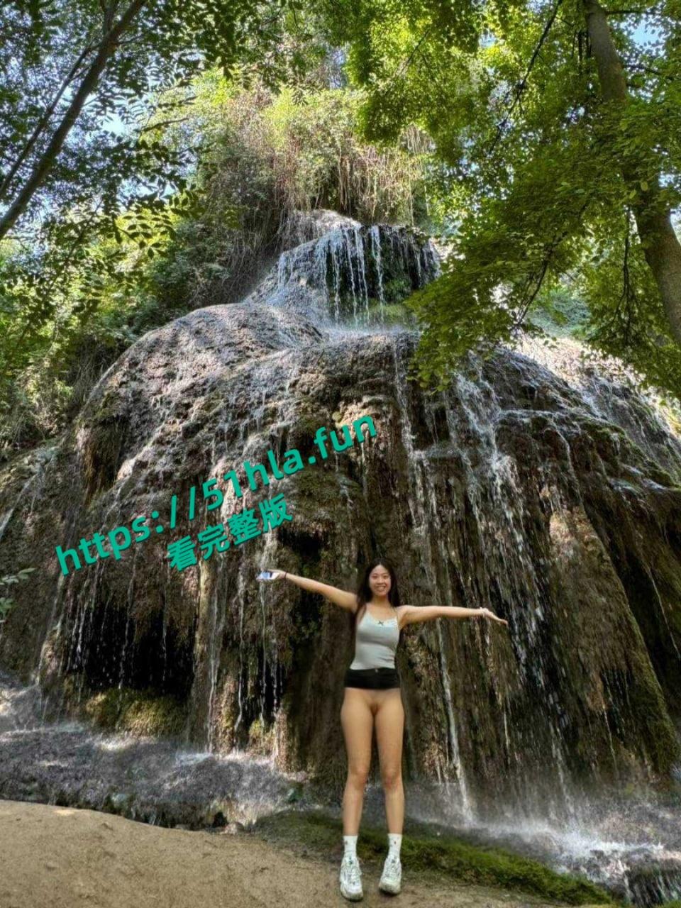 网友爆料,马德里华二代【张静】她爸妈为了拉投资,出卖自己亲生女儿拱手送给别人上床,不明觉厉!-6