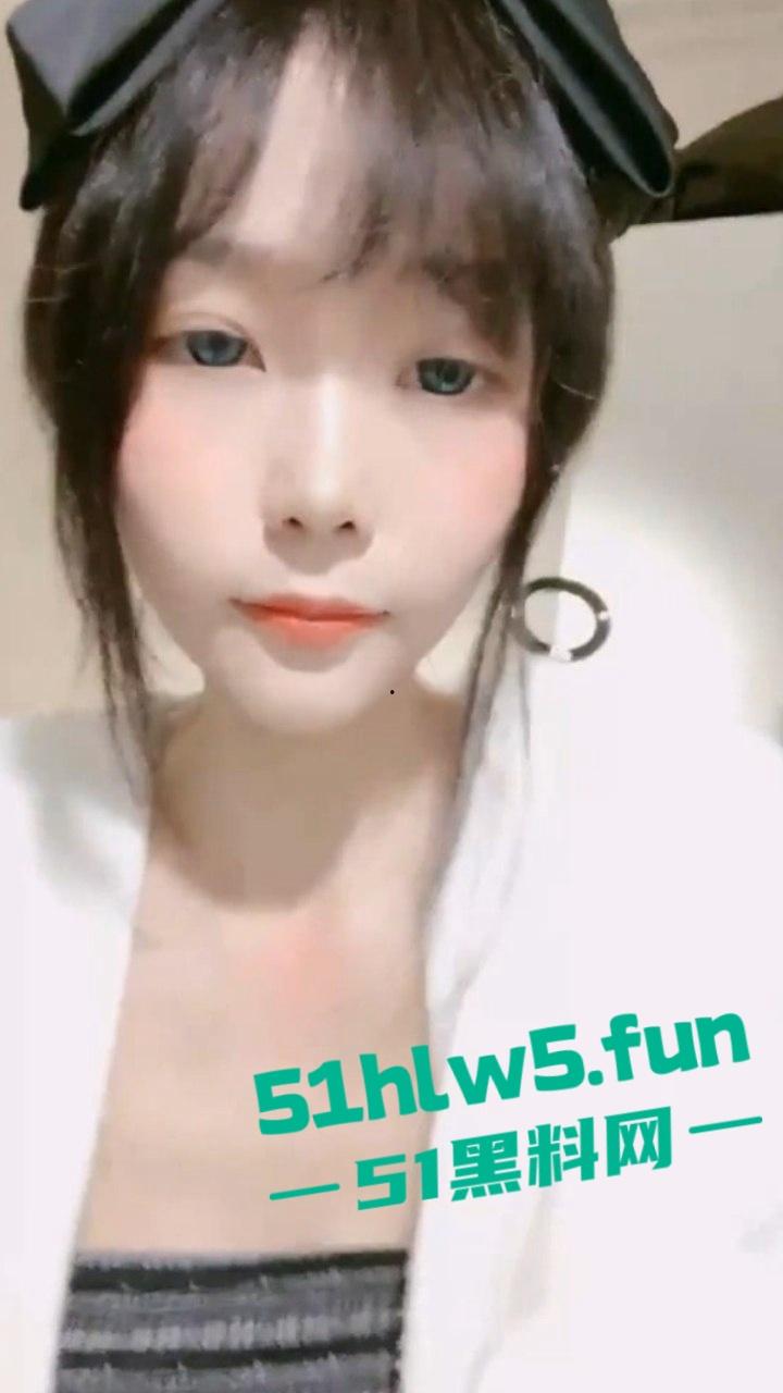 抖音高颜值嫩妹网红【玥玥酱】超可爱的性感萝莉,绝美大长腿穿诱人白丝 和大哥激情1v1视频流出。-3