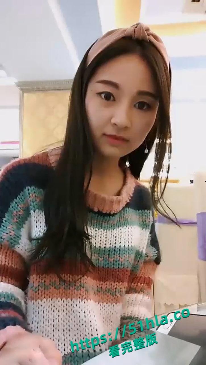 主持专业大三学生妹【桑桑】兼职带着跳蛋主持婚礼直播,金主远程操作跳蛋,边主持边高潮震撼全场!-3