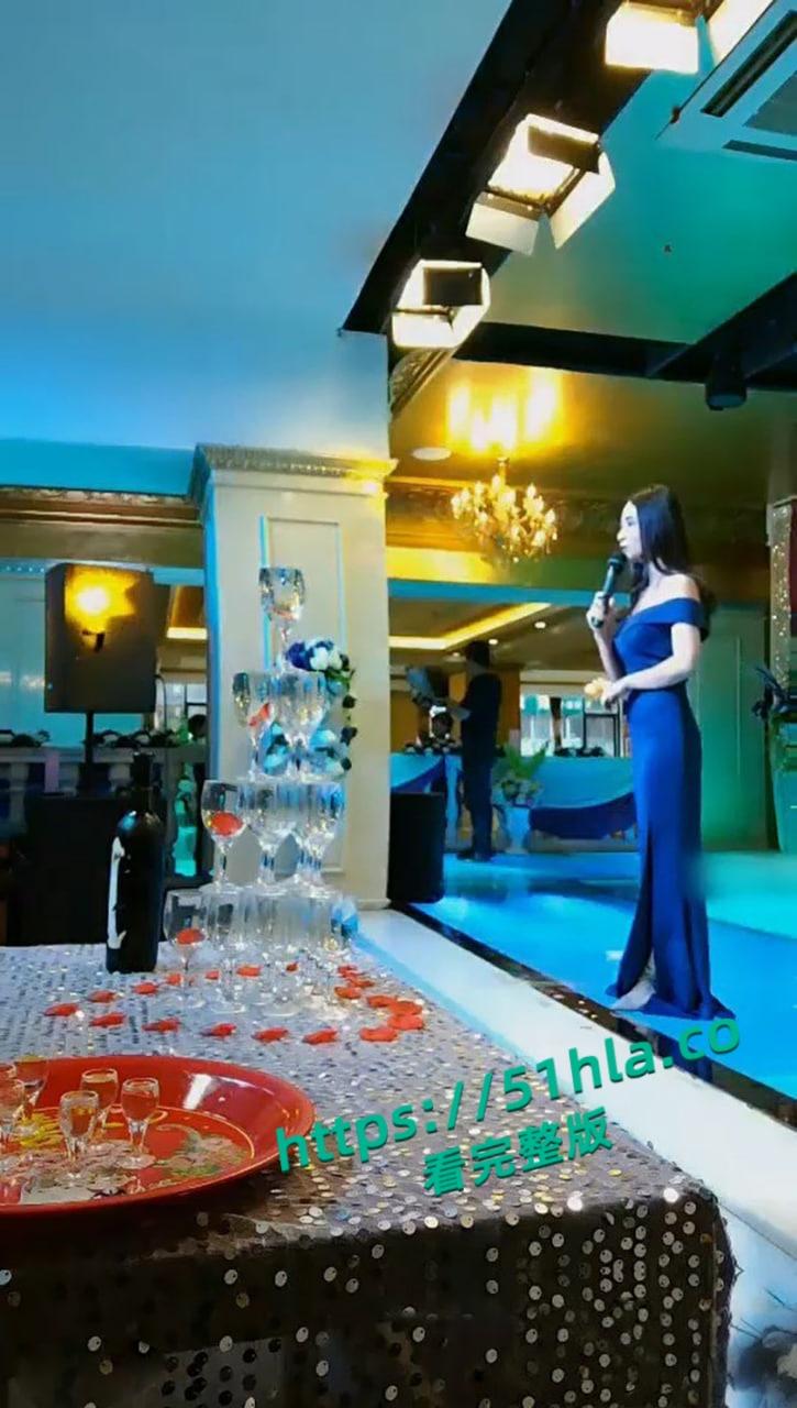 主持专业大三学生妹【桑桑】兼职带着跳蛋主持婚礼直播,金主远程操作跳蛋,边主持边高潮震撼全场!-5