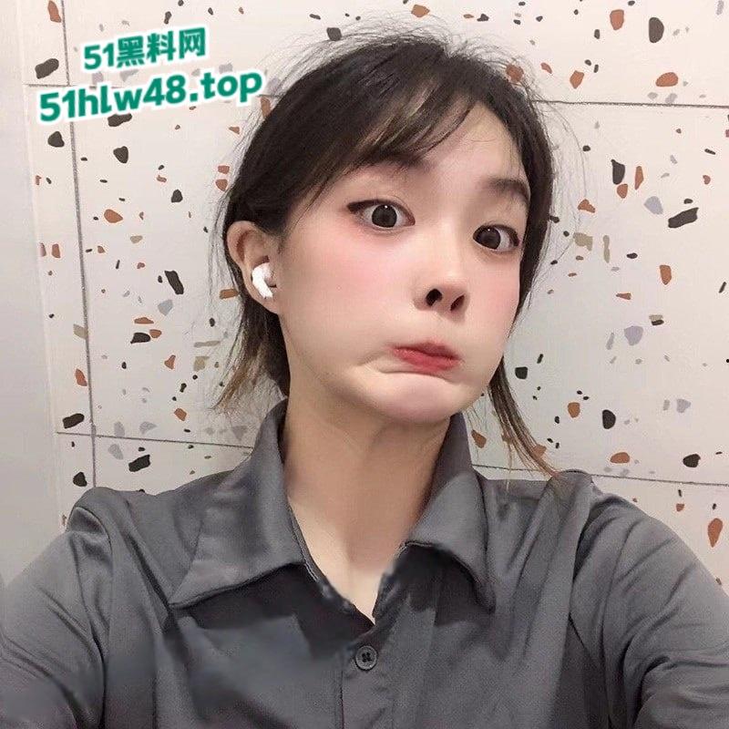 浙江传媒校花【吴雨萌】颜值超高的尤物，骑乘扭腰浪叫不断大奶晃动口技炸裂，浴室激情戏码让老司机集体破防！-5