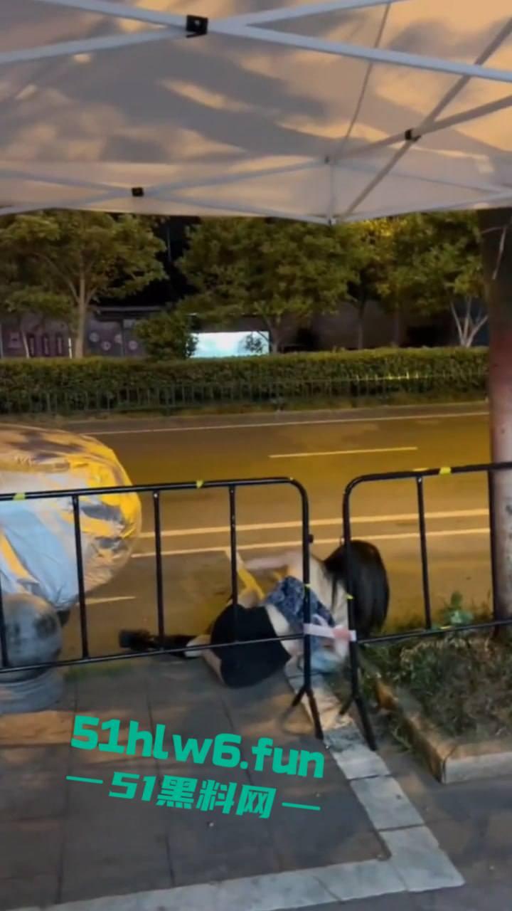 实拍酒吧捡尸,各种长腿骚鸡被人捡回家盆骨都撞变形,各种啪啪爆操后又会是谁的新娘呢?-6