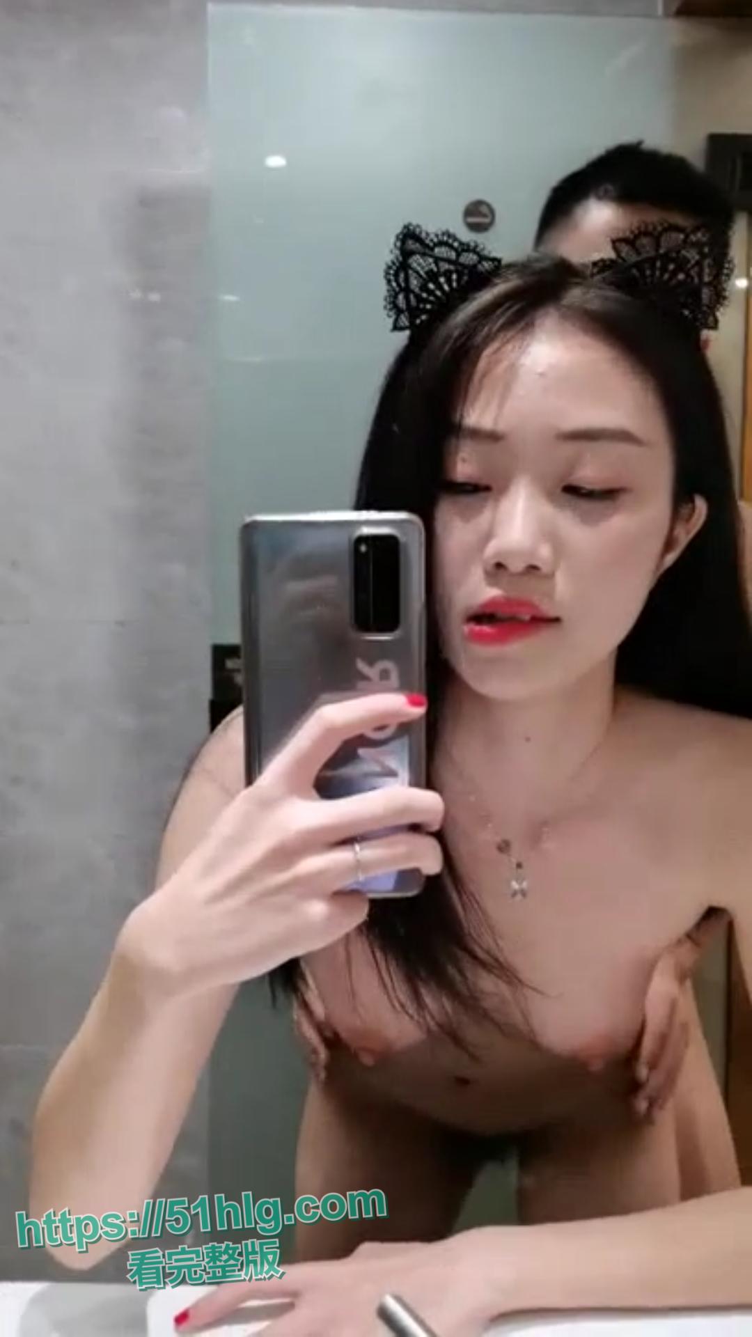 【河南】抖音博主【户晨风】约炮女粉丝性爱视频流出 酒店卫生间对着镜子后入爆操 高颜值 好身材 淫叫不断-4