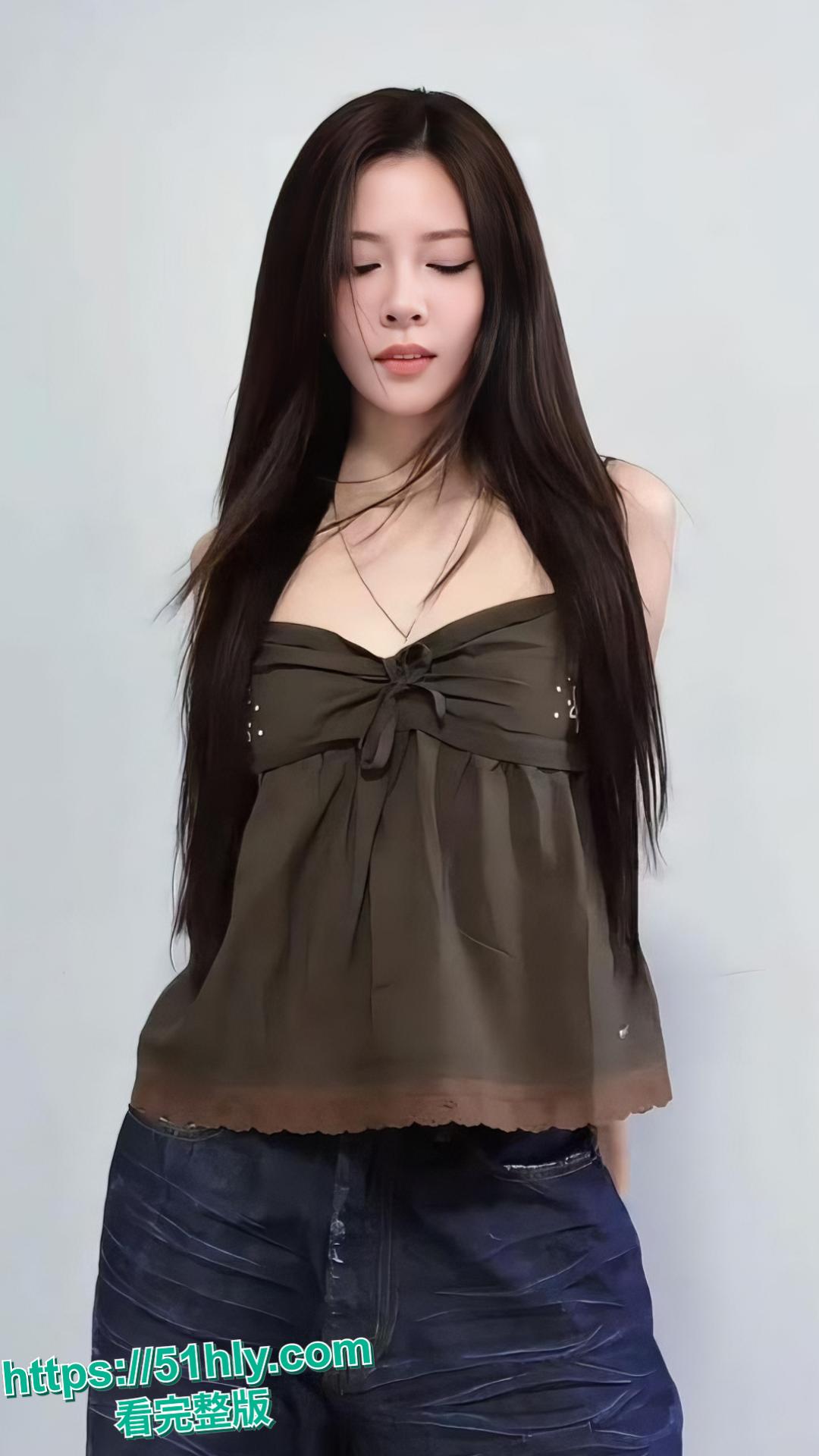 全网首曝 王菲女儿 窦靖童 同性恋绯闻再起 与宋妍霏牵手遛狗关系亲密 两人性爱视频被扒出-16