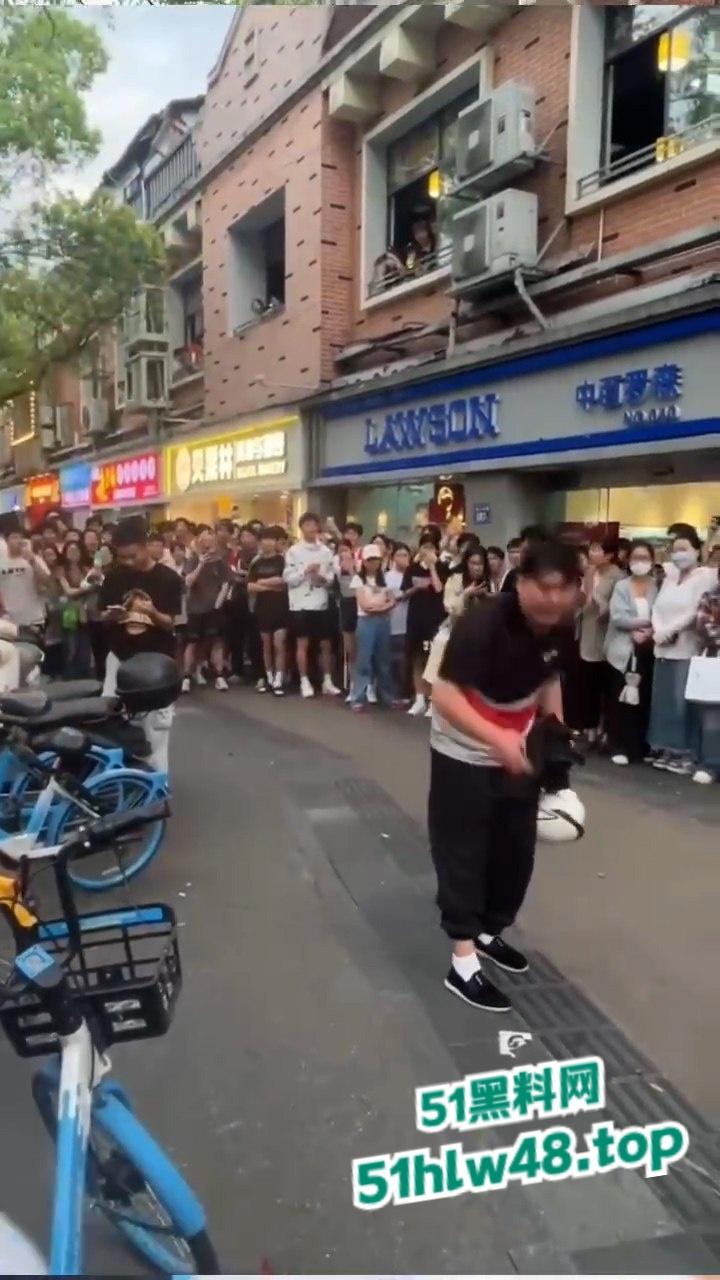 湖南纯爱小伙应声倒地！小伙为爱奔赴湖南打工，为爱工资全款上交却被女友戴绿帽。-7