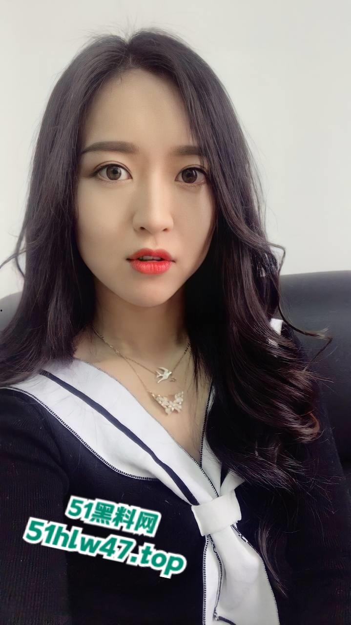 瓜友曝光性感骚妻，浙江杭州骚母狗【苏小雪】幼师骚逼，喜欢颜射吞精勾引学生家长被其老公发现曝光。-8