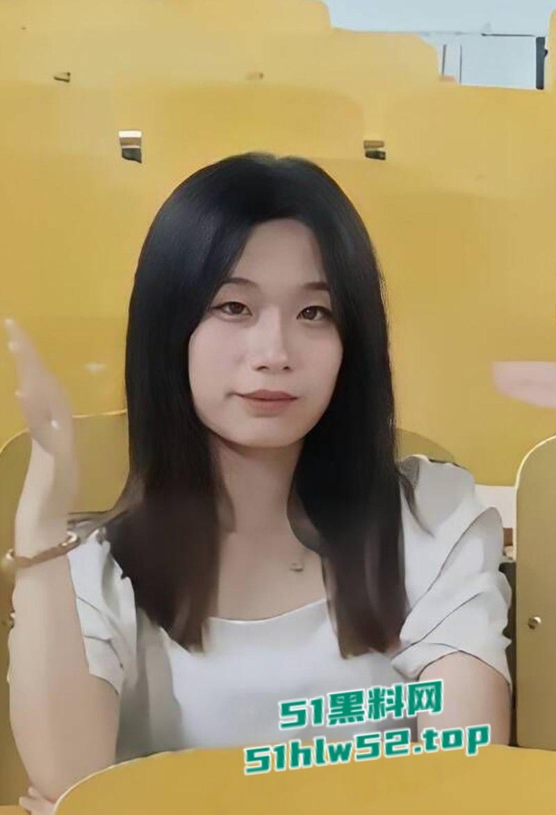 安徽幼师【于漫】不雅视频流出,被主人捆绑狗爬调教抱起打桩爆操,连教师证都被曝光出来了!-1