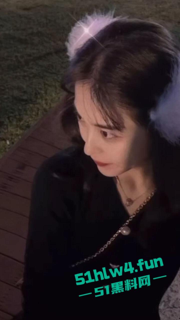 青岛电影学院【王伊诺】河南郑州的骚母狗，认识假富二代各种装逼炫富，做爱视频被曝光。-12