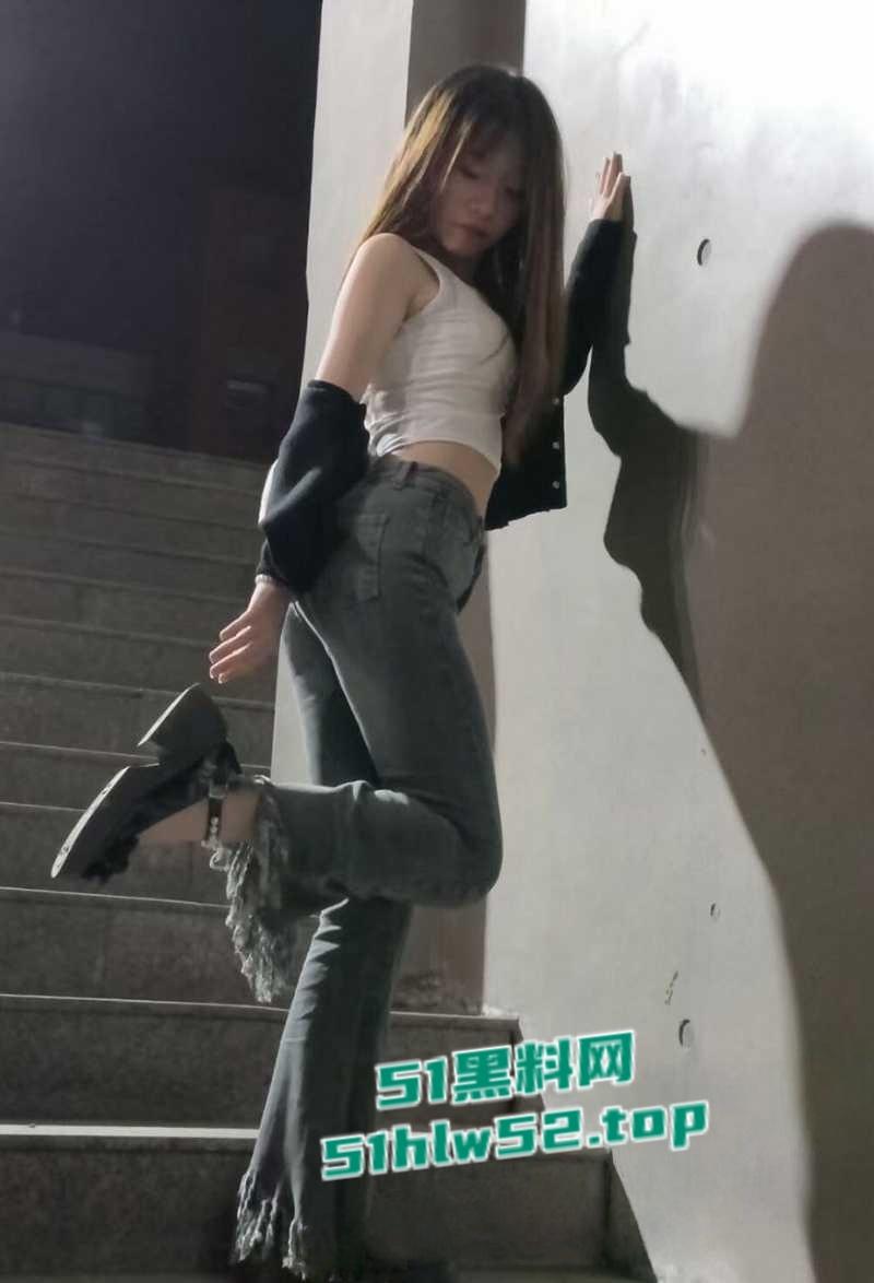 安徽幼师【于漫】不雅视频流出,被主人捆绑狗爬调教抱起打桩爆操,连教师证都被曝光出来了!-4