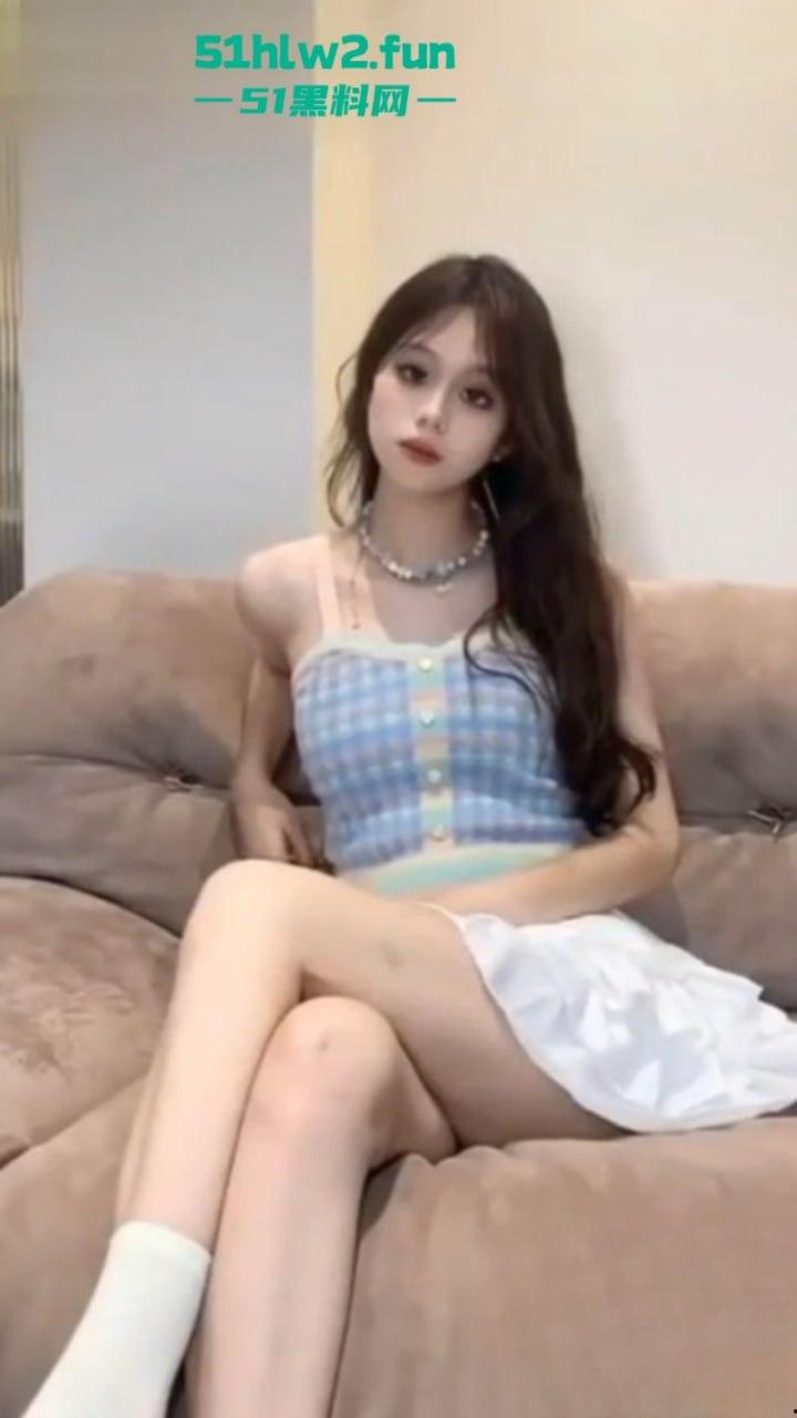 北京抖音极品网红【韩卓琳】背着男友兼职做外围,黑森林嫩穴更是肥的诱人被发现后果断曝光!-3