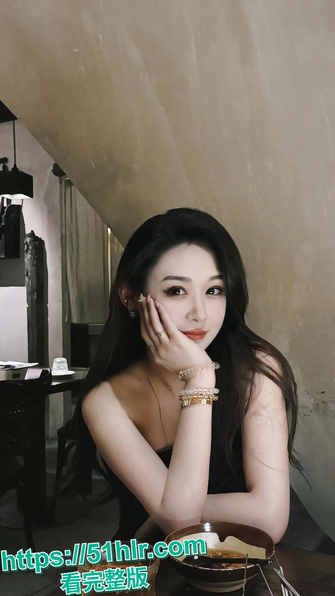 惊爆!菏泽高颜值女神刘鑫雨,早期自报不雅视频突流出!-6