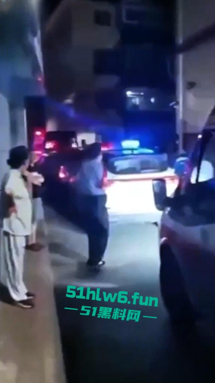 秦皇岛红桥里砍人事件,持刀报复社会在大街上见人就砍,据说有20多人被砍官媒竟急速删贴。-2