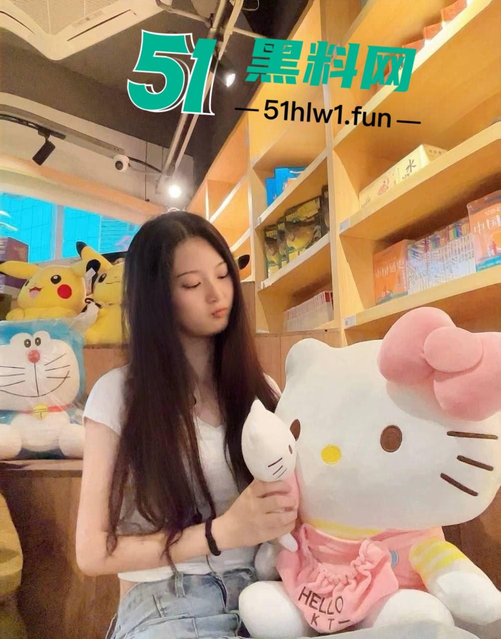 西南医科大学05年【吴媛媛】手机维修遭曝光,清纯学生妹相册被扒满是约炮照片,果然清纯外表藏不住骨子里的骚!-4