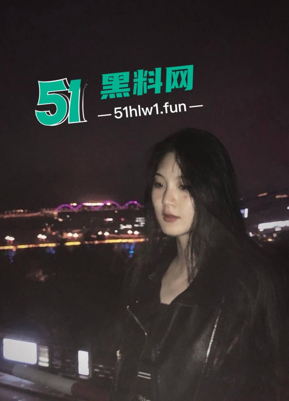 西南医科大学05年【吴媛媛】手机维修遭曝光,清纯学生妹相册被扒满是约炮照片,果然清纯外表藏不住骨子里的骚!-5