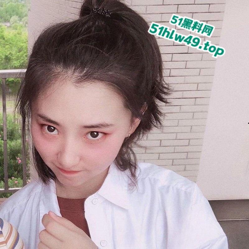 怀化中学语文老师【吕妍菲】学生心中的温柔女神竟私下狂野无边,化身欲望的尤物,疯狂约炮床上吮吸娇喘不止。-5