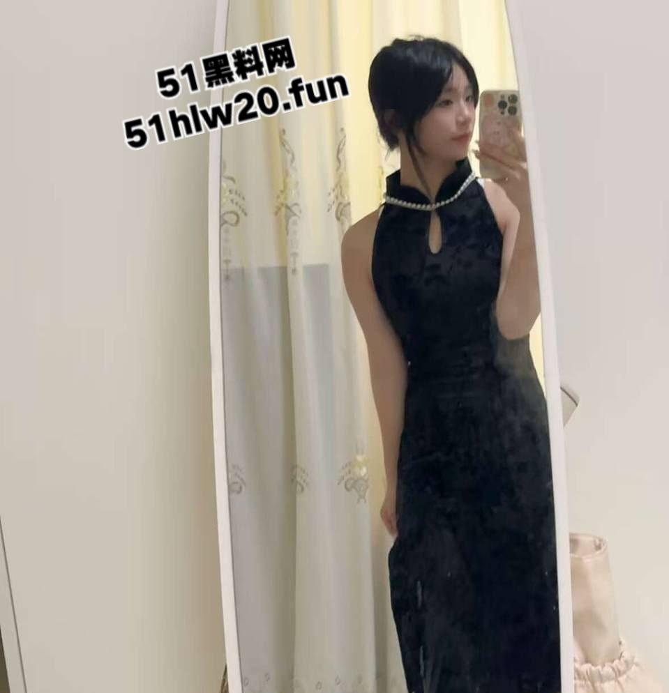 山东青岛06年清纯高中生【胡雯欣】19岁嫩妹玩到娇喘失控，稚嫩的脸庞也掩盖不住欲望的渴望！-8