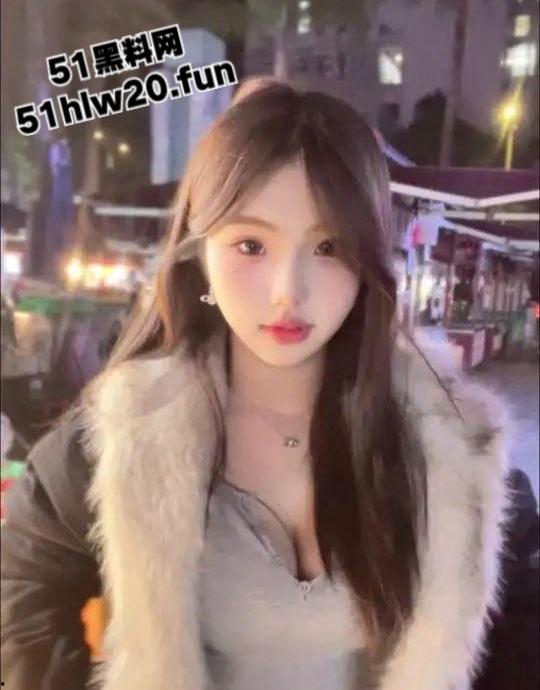 抖音女大学生【宣宣】各种全裸自拍和自慰视频流出,学校里的甜美白月光,网络是富哥的小精盆!-3