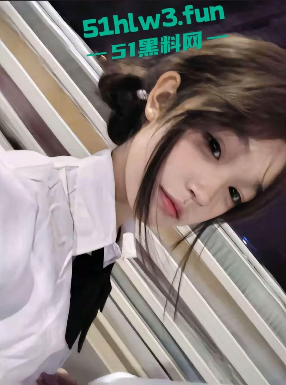 推特反差小萝莉【神探狸狸】白幼瘦大奶萝莉,美乳硕大粉嫩细腰嫩穴身材性感自拍福利视图流出。-9