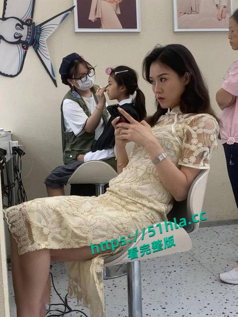 重庆风骚美少妇【李思钰】婚内出轨被实名曝光,炮友各种爆操,健身女原来都喜欢喜欢口爆吞精!-5