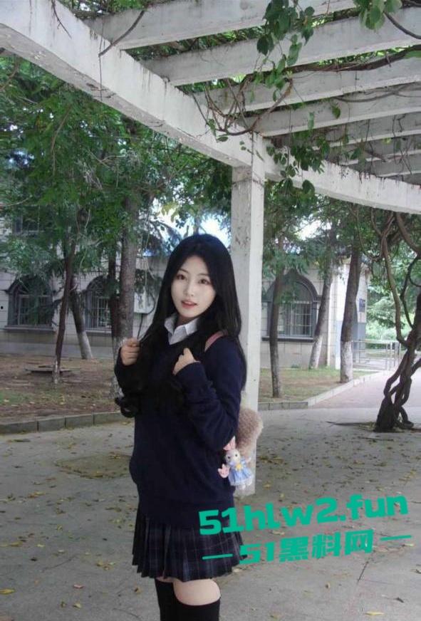 河南极品反差学生【李鑫楠】遭到前男友报复曝光录屏视频和性爱的私密视频清纯可爱形象瞬间崩塌。-7