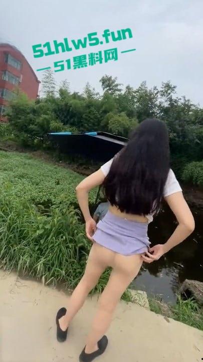 家有娇妻【6】天气太热了,老婆怕热所以选择真空出门,以防流汗户外露出视频。-1